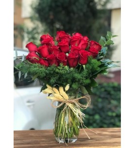(mcm-2025-3) Vazoda 21 Kırmızı Gül